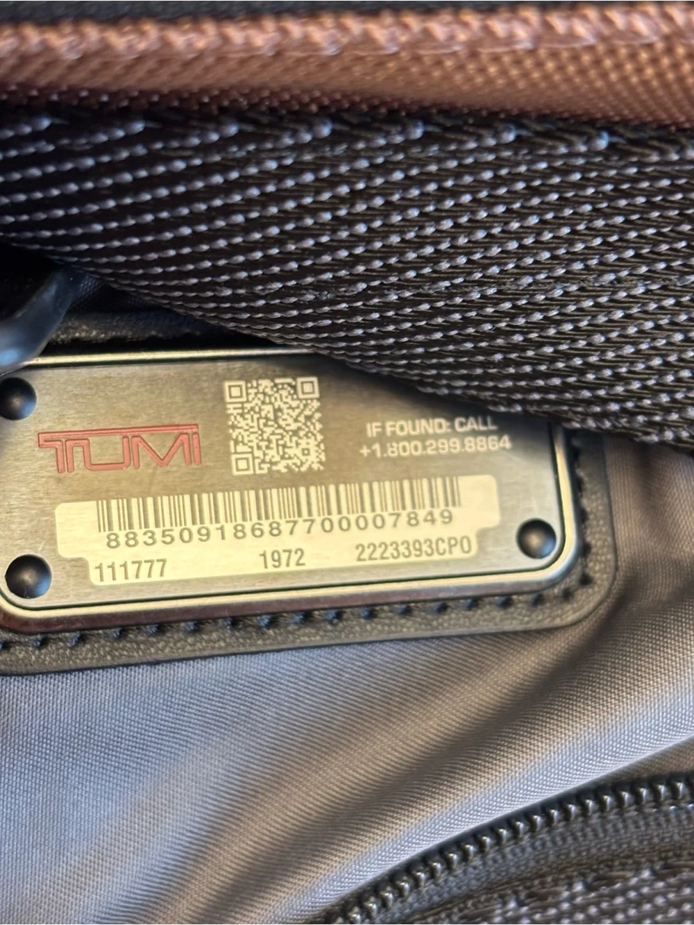 Tumi Higgins men’s sling pack brown NEW